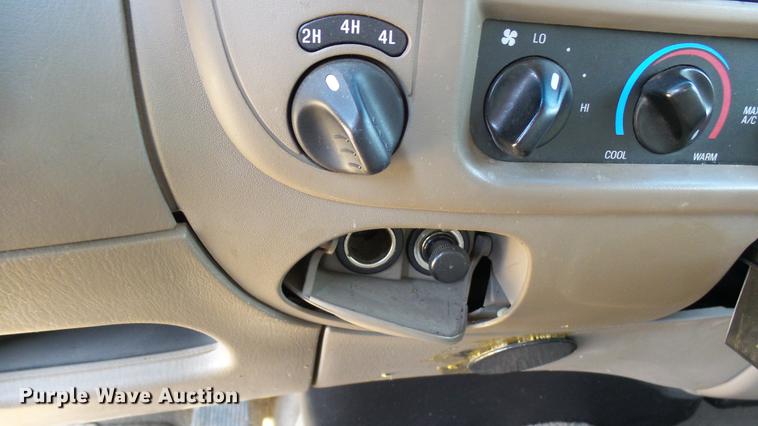 image for item DX9343 2003 Ford F150 XLT SuperCrew pickup truck