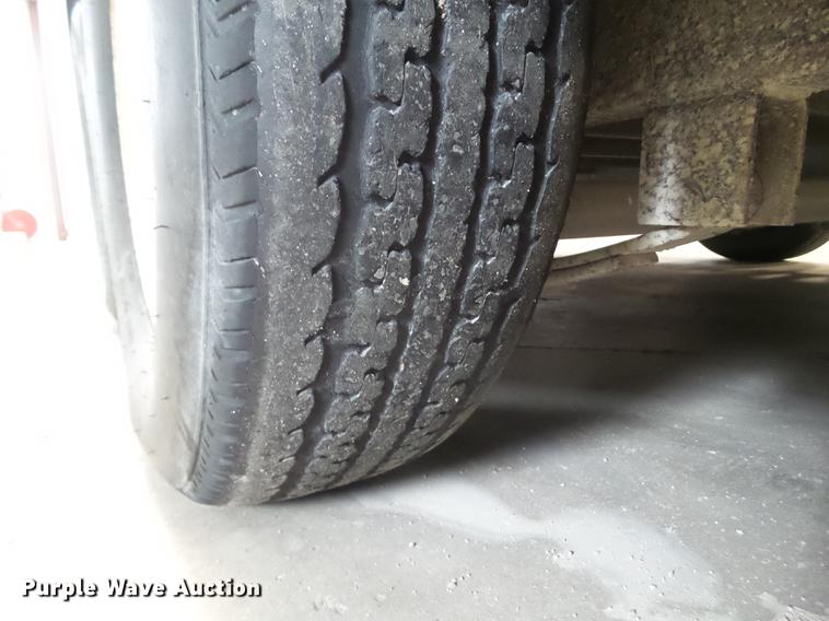 image for item DZ9184 2007 Shadow Master 5M824XL2 enclosed cargo trailer