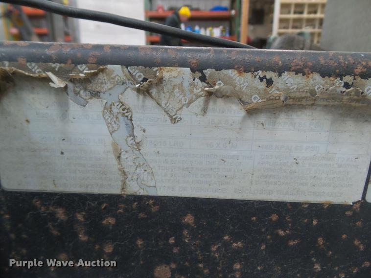 image for item DZ9184 2007 Shadow Master 5M824XL2 enclosed cargo trailer