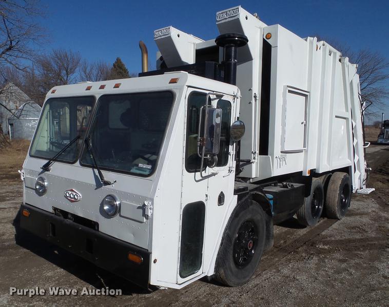 image for item DZ9193 1998 Crane Carrier Low Entry refuse truck