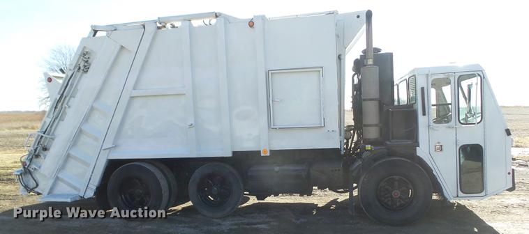 image for item DZ9193 1998 Crane Carrier Low Entry refuse truck