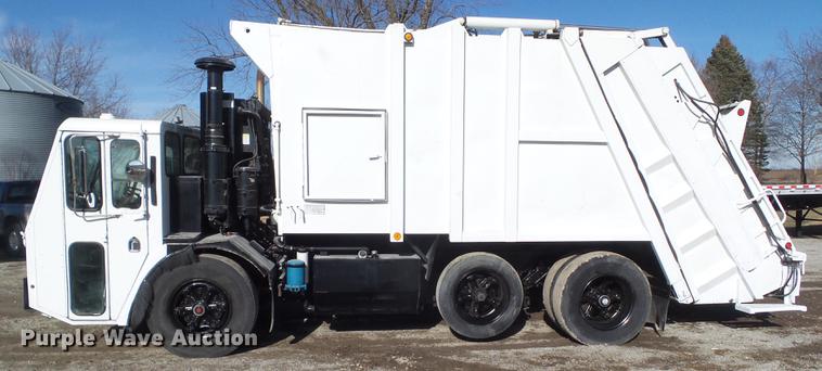 image for item DZ9193 1998 Crane Carrier Low Entry refuse truck