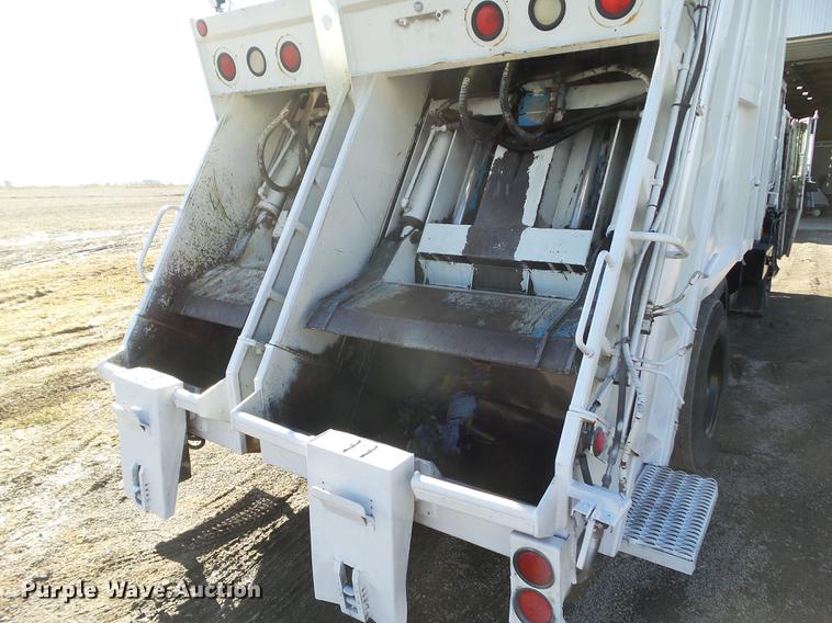 image for item DZ9193 1998 Crane Carrier Low Entry refuse truck
