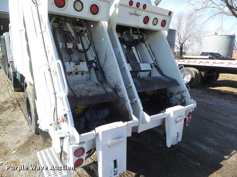 image for item DZ9193 1998 Crane Carrier Low Entry refuse truck