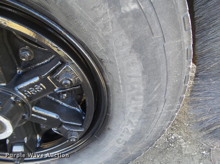 image for item DZ9193 1998 Crane Carrier Low Entry refuse truck