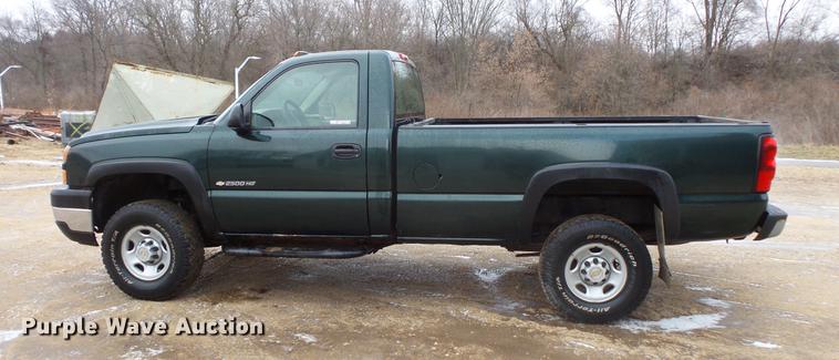 image for item EA9664 2005 Chevrolet Silverado 2500HD pickup truck