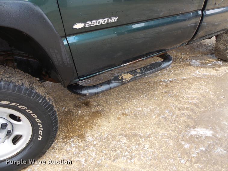 image for item EA9664 2005 Chevrolet Silverado 2500HD pickup truck