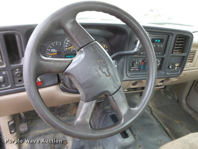 image for item EA9664 2005 Chevrolet Silverado 2500HD pickup truck