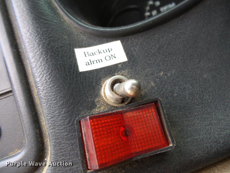 image for item EA9664 2005 Chevrolet Silverado 2500HD pickup truck