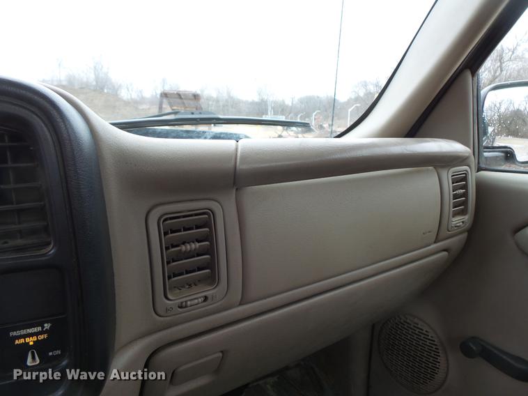 image for item EA9664 2005 Chevrolet Silverado 2500HD pickup truck