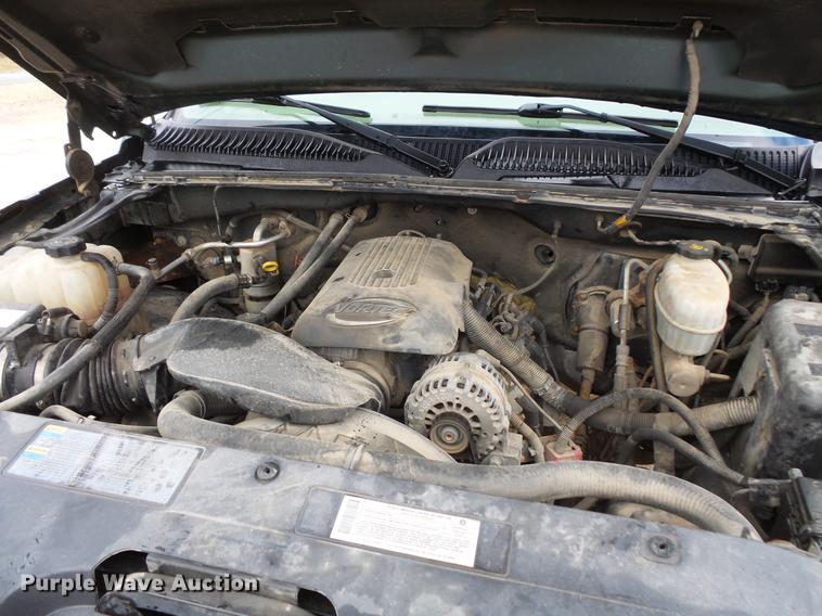 image for item EA9664 2005 Chevrolet Silverado 2500HD pickup truck