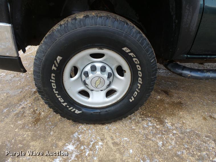 image for item EA9664 2005 Chevrolet Silverado 2500HD pickup truck