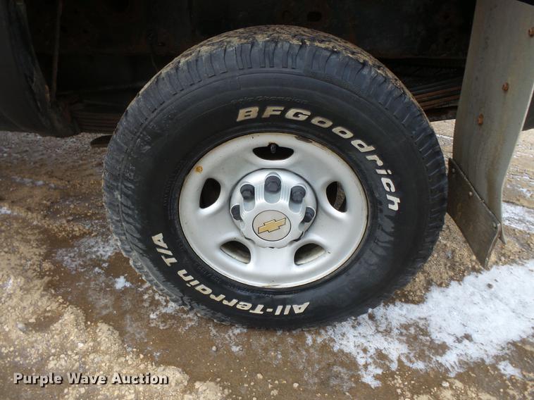 image for item EA9664 2005 Chevrolet Silverado 2500HD pickup truck