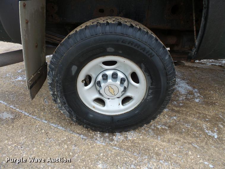 image for item EA9664 2005 Chevrolet Silverado 2500HD pickup truck