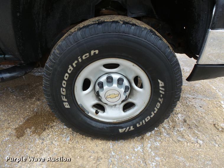 image for item EA9664 2005 Chevrolet Silverado 2500HD pickup truck