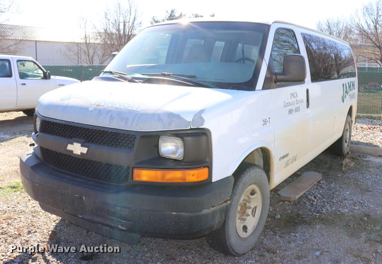 image for item EC9396 2006 Chevrolet Express 3500 Extended van