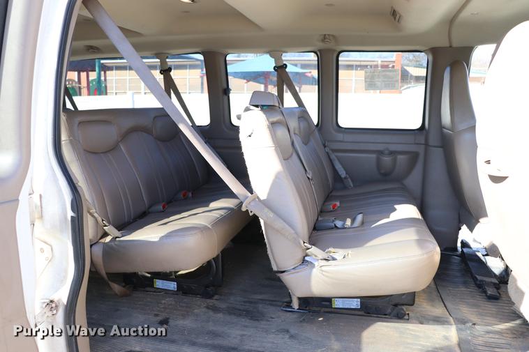 image for item EC9396 2006 Chevrolet Express 3500 Extended van