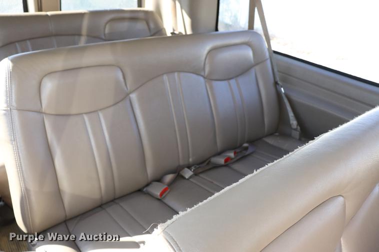 image for item EC9396 2006 Chevrolet Express 3500 Extended van