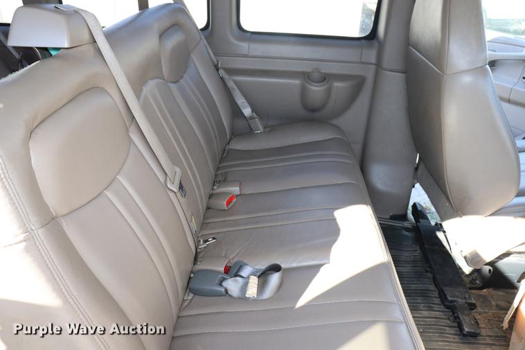 image for item EC9396 2006 Chevrolet Express 3500 Extended van
