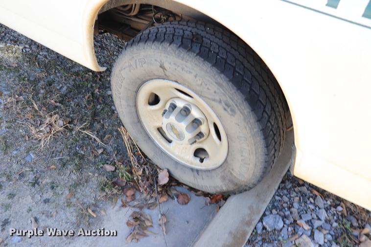 image for item EC9396 2006 Chevrolet Express 3500 Extended van