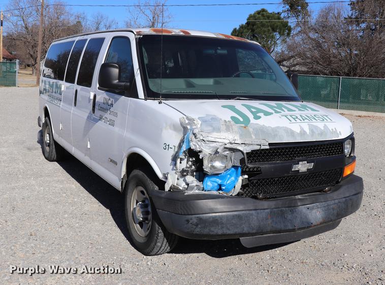 image for item EC9397 2005 Chevrolet Express 3500 Extended van