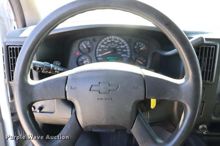 image for item EC9397 2005 Chevrolet Express 3500 Extended van