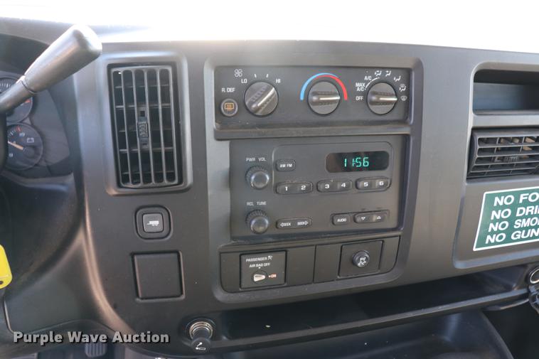 image for item EC9397 2005 Chevrolet Express 3500 Extended van