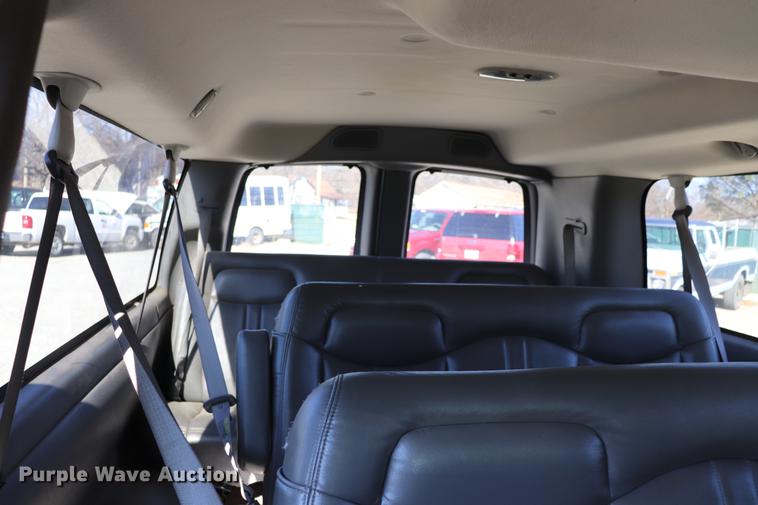 image for item EC9397 2005 Chevrolet Express 3500 Extended van