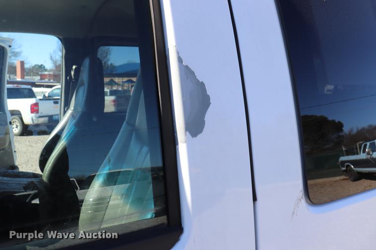 image for item EC9397 2005 Chevrolet Express 3500 Extended van