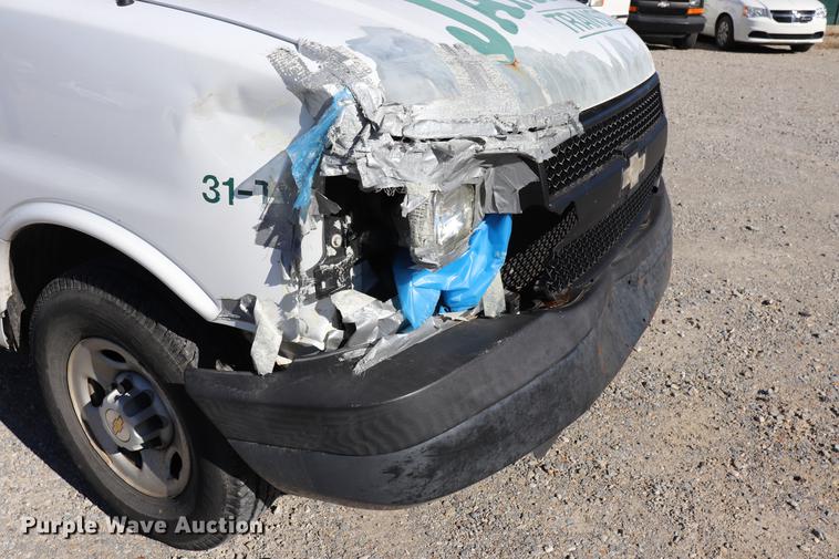 image for item EC9397 2005 Chevrolet Express 3500 Extended van