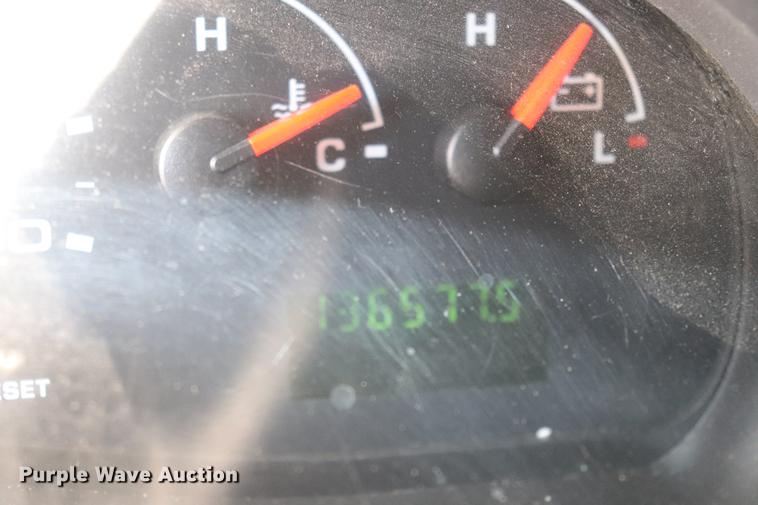 image for item EC9399 2006 Ford Econoline E450 shuttle bus