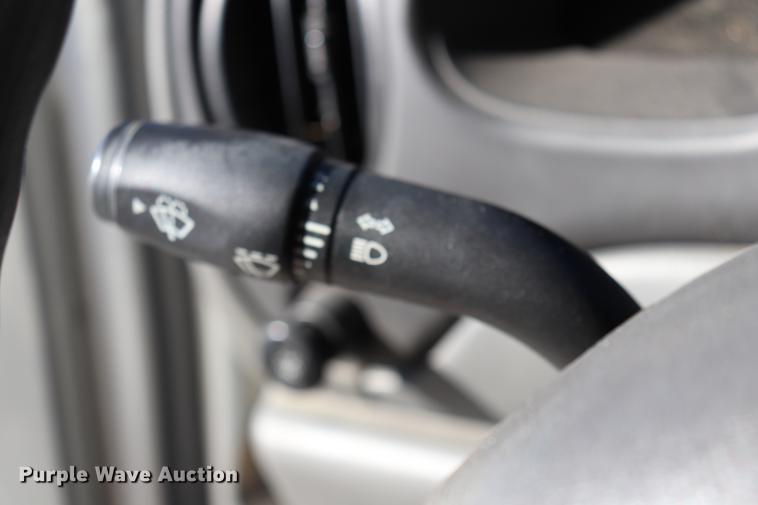 image for item EC9399 2006 Ford Econoline E450 shuttle bus