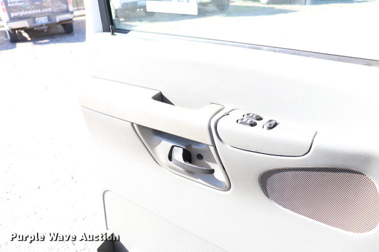 image for item EC9399 2006 Ford Econoline E450 shuttle bus