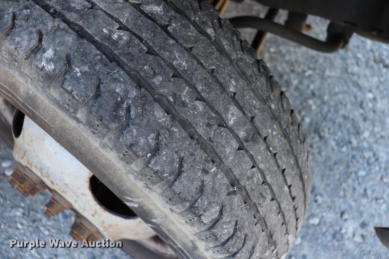 image for item EC9399 2006 Ford Econoline E450 shuttle bus