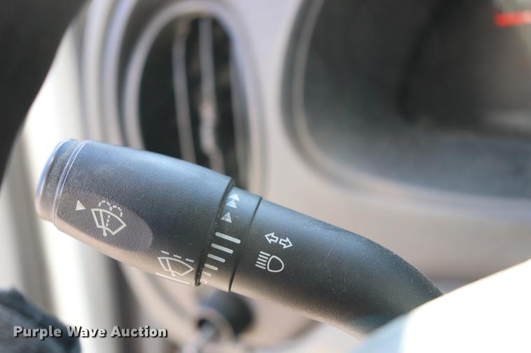 image for item EC9400 2005 Ford E450 shuttle bus