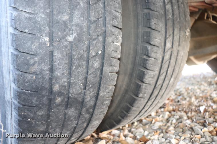 image for item EC9400 2005 Ford E450 shuttle bus