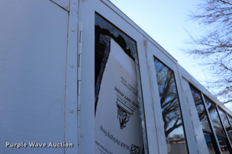 image for item EC9400 2005 Ford E450 shuttle bus