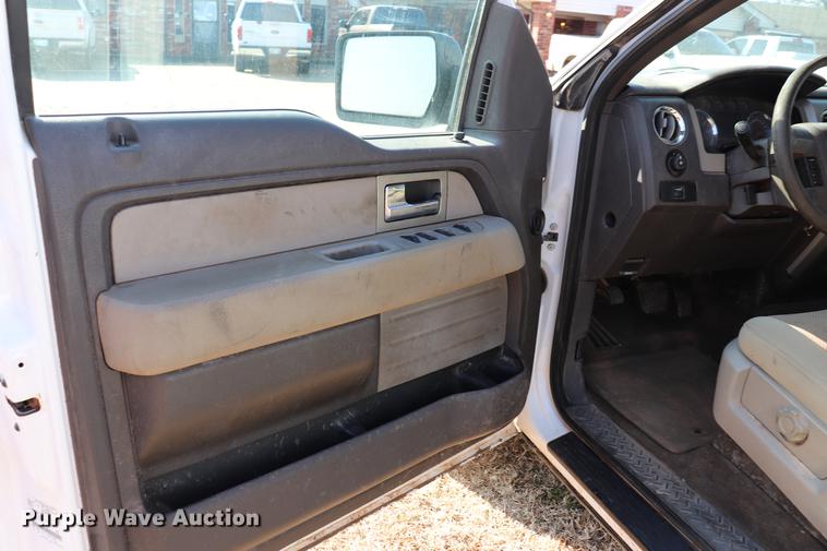 image for item EC9425 2010 Ford F150 XL Super Cab pickup truck