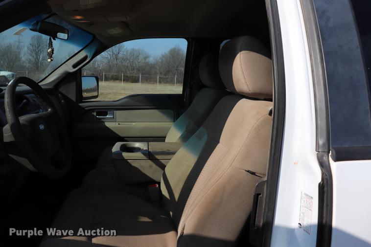 image for item EC9425 2010 Ford F150 XL Super Cab pickup truck