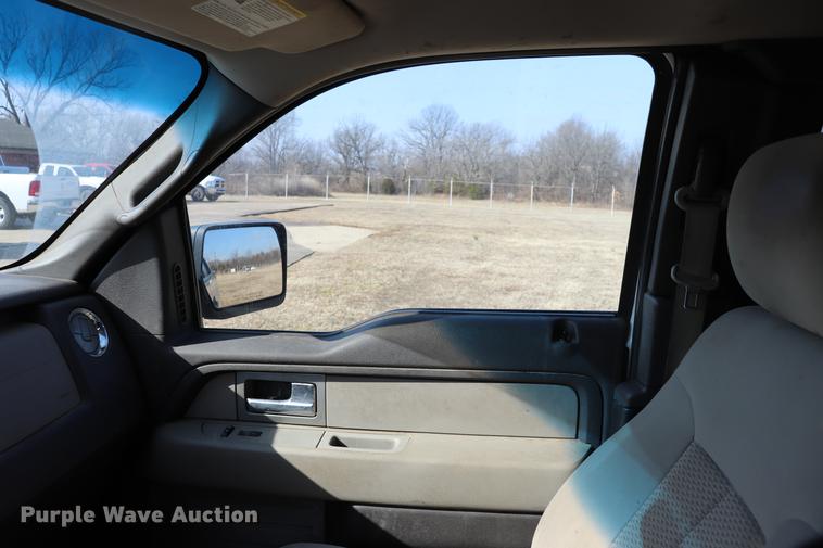 image for item EC9425 2010 Ford F150 XL Super Cab pickup truck