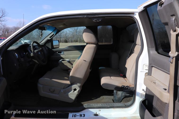 image for item EC9425 2010 Ford F150 XL Super Cab pickup truck