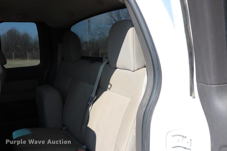 image for item EC9425 2010 Ford F150 XL Super Cab pickup truck