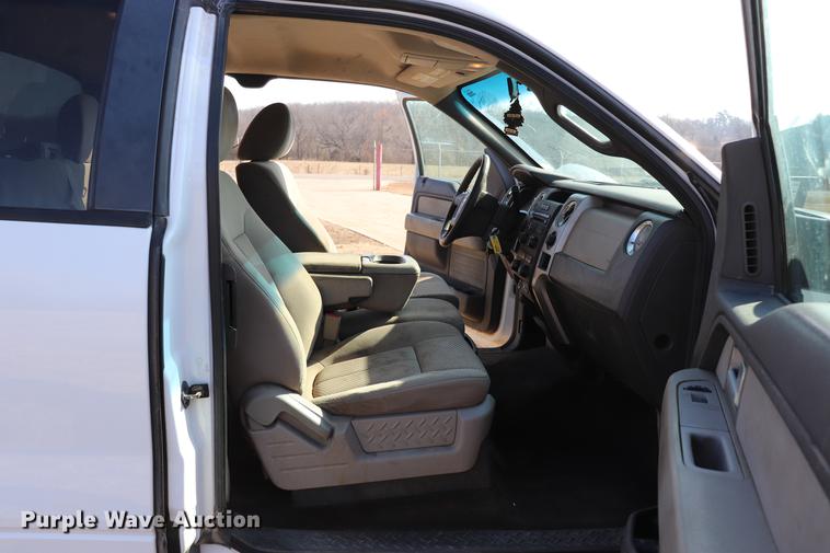 image for item EC9425 2010 Ford F150 XL Super Cab pickup truck