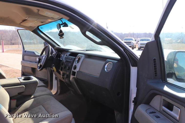 image for item EC9425 2010 Ford F150 XL Super Cab pickup truck