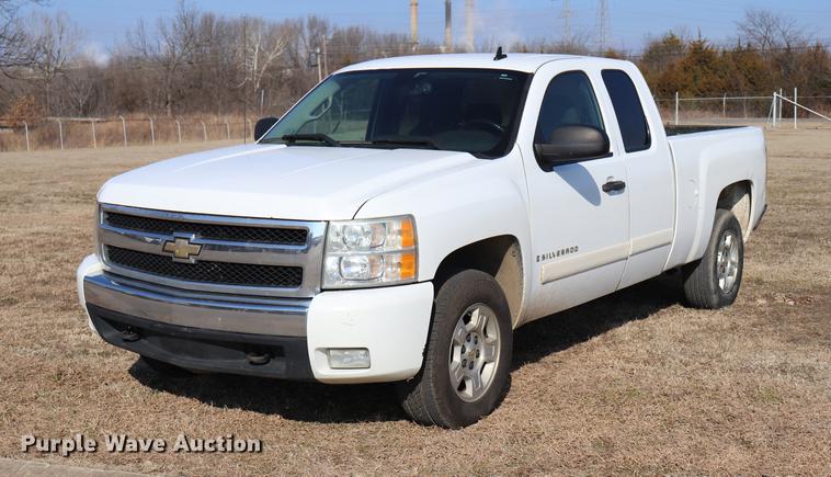 image for item EC9426 2007 Chevrolet Silverado 1500 Ext. Cab pickup truck