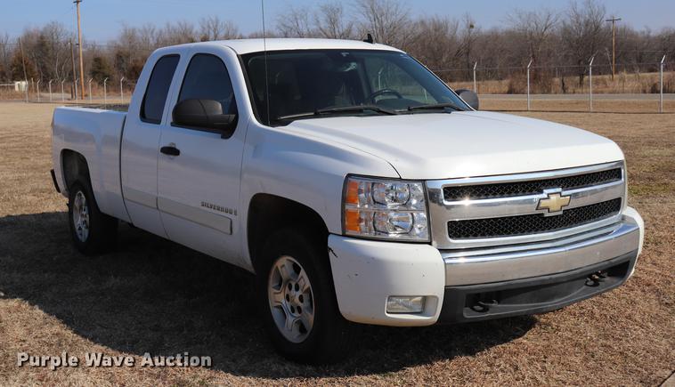 image for item EC9426 2007 Chevrolet Silverado 1500 Ext. Cab pickup truck