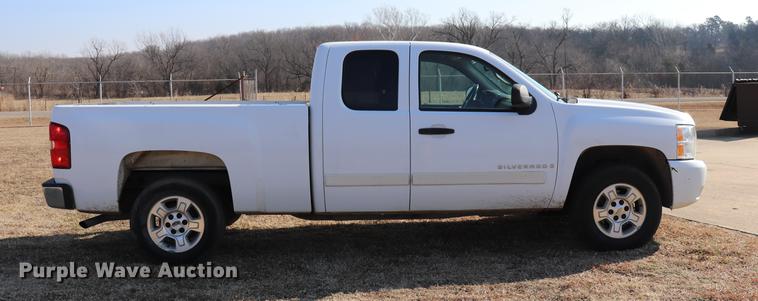 image for item EC9426 2007 Chevrolet Silverado 1500 Ext. Cab pickup truck