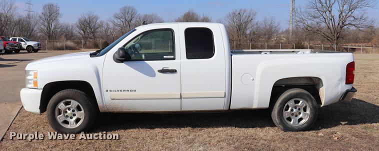 image for item EC9426 2007 Chevrolet Silverado 1500 Ext. Cab pickup truck