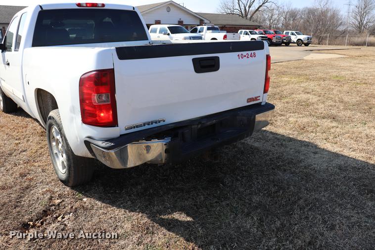 image for item EC9426 2007 Chevrolet Silverado 1500 Ext. Cab pickup truck