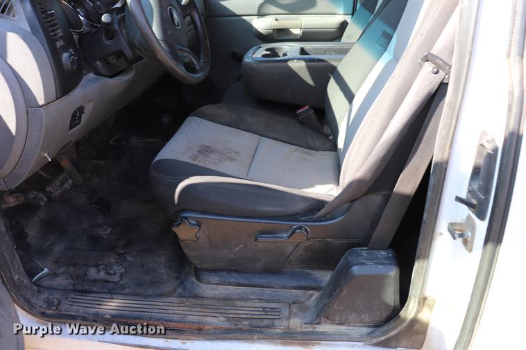 image for item EC9427 2009 Chevrolet Silverado 2500HD Ext. Cab pickup truck